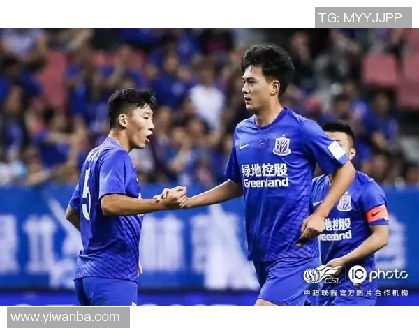 足球明星蒋圣龙：从青涩少年到绿茵场上的璀璨之星